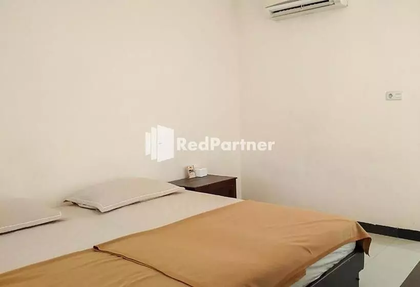 ホテル Palu City Guest House Mitra Reddoorz