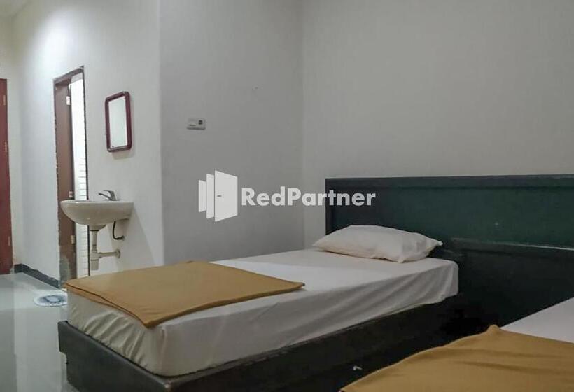 فندق Palu City Guest House Mitra Reddoorz