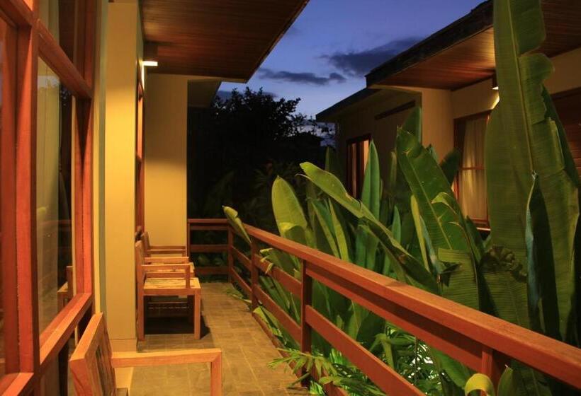 酒店 Semarandana Bedrooms And Pool