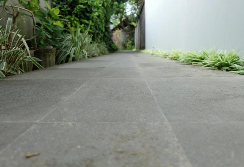 酒店 Semarandana Bedrooms And Pool