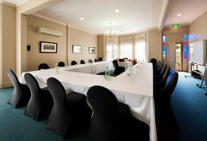 ホテル Central Springs Inn