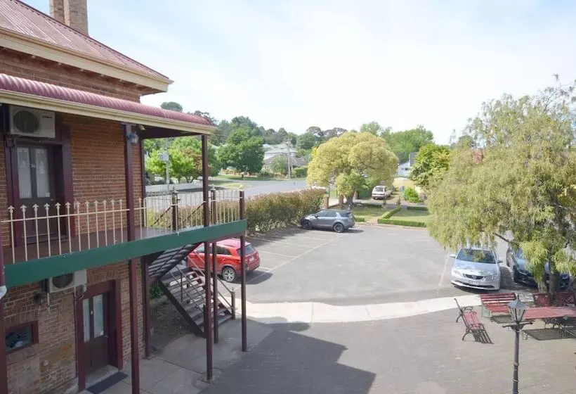 ホテル Central Springs Inn