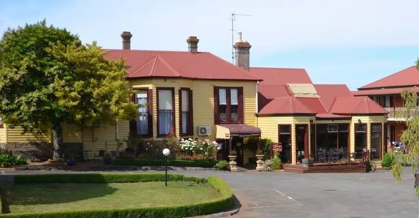 ホテル Central Springs Inn