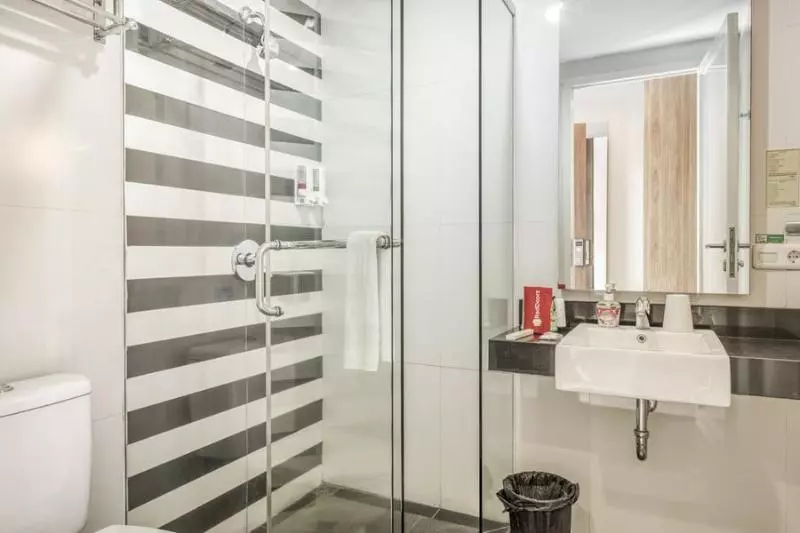 ホテル Sunshine Family Homestay Near Terminal 1 Juanda Airport
