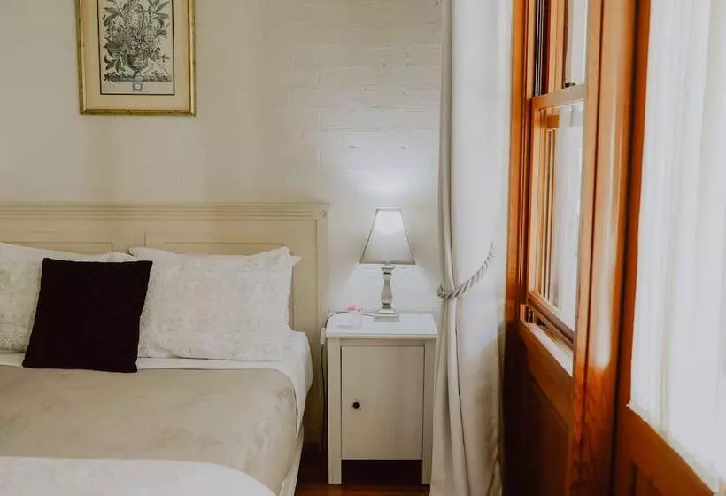 ホテル Thistle Hill Guesthouse   Walk To Many Wineries And Restaurants