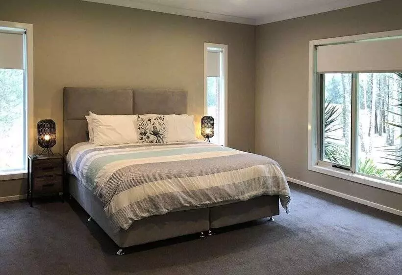 ホテル Thistle Hill Guesthouse   Walk To Many Wineries And Restaurants