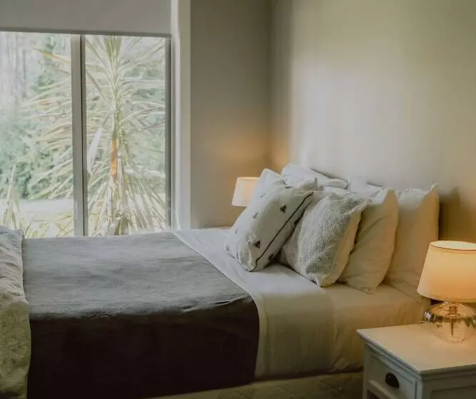 ホテル Thistle Hill Guesthouse   Walk To Many Wineries And Restaurants