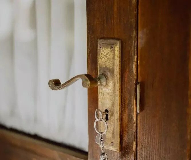 ホテル Thistle Hill Guesthouse   Walk To Many Wineries And Restaurants