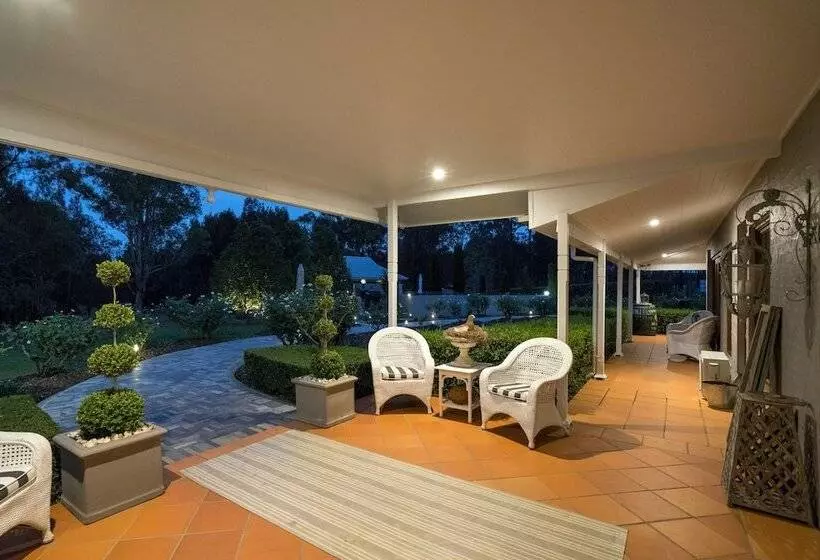 ホテル Thistle Hill Guesthouse   Walk To Many Wineries And Restaurants