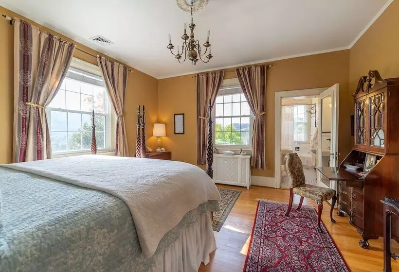 ベッドアンドブレックファースト Hillcrest Mansion Inn