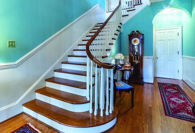 ベッドアンドブレックファースト Hillcrest Mansion Inn