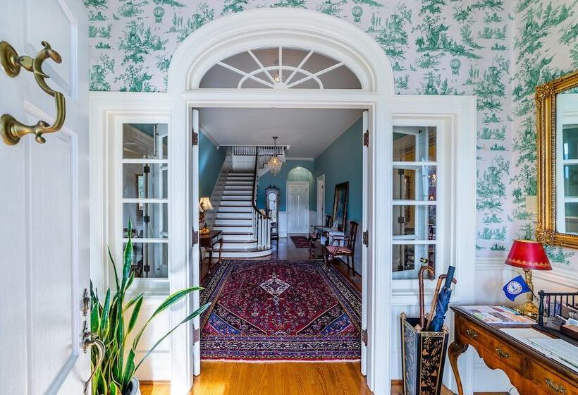 ベッドアンドブレックファースト Hillcrest Mansion Inn