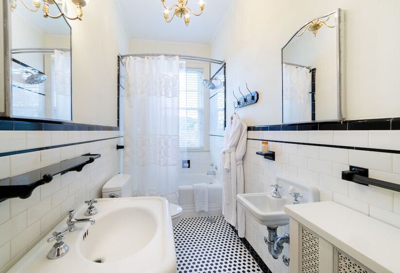 ベッドアンドブレックファースト Hillcrest Mansion Inn