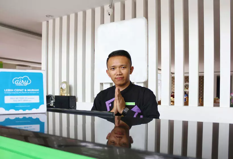 Hotelli Airy Karamat Bhayangkara 127 Sukabumi