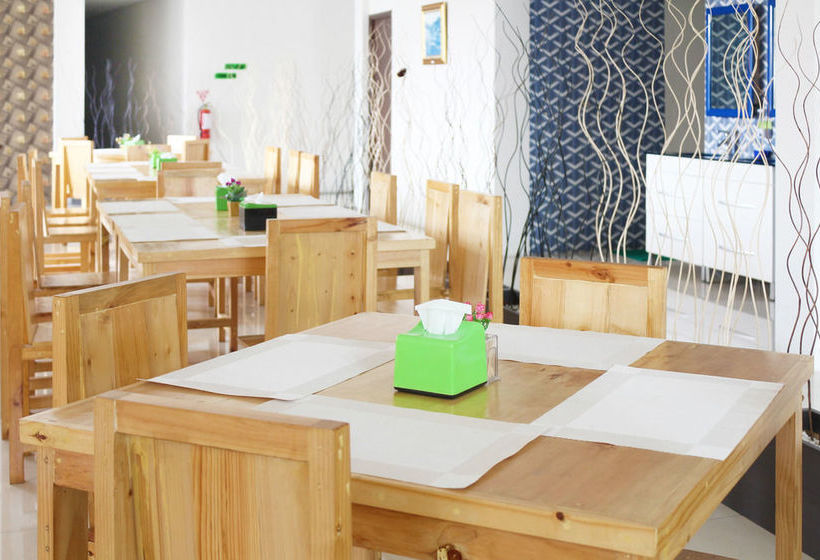 Hotel Airy Karamat Bhayangkara 127 Sukabumi