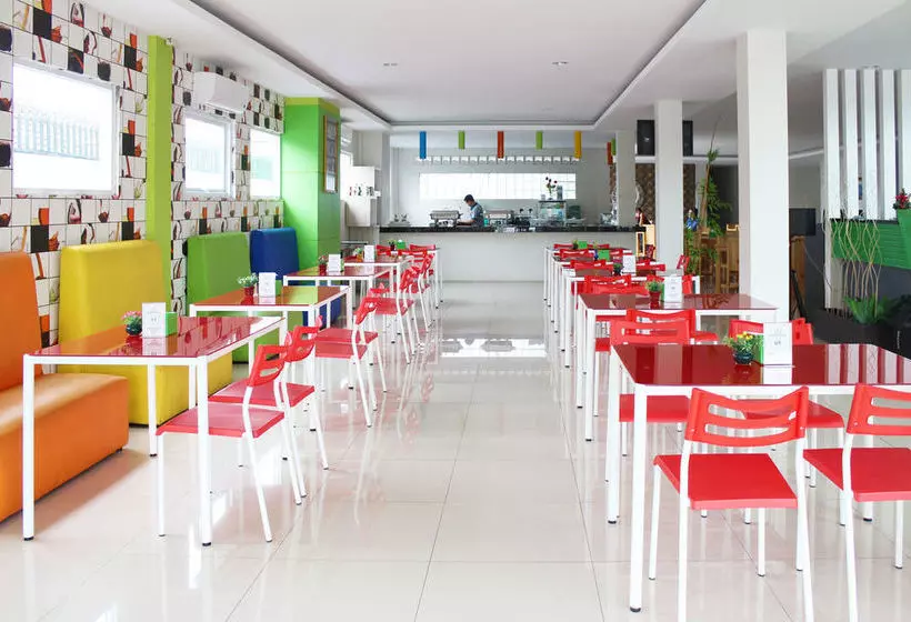 Hotelli Airy Karamat Bhayangkara 127 Sukabumi