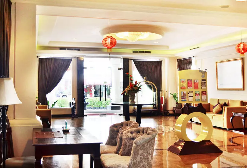 Hotelli Airy Ngarsopuro Gatot Subroto 89 Solo