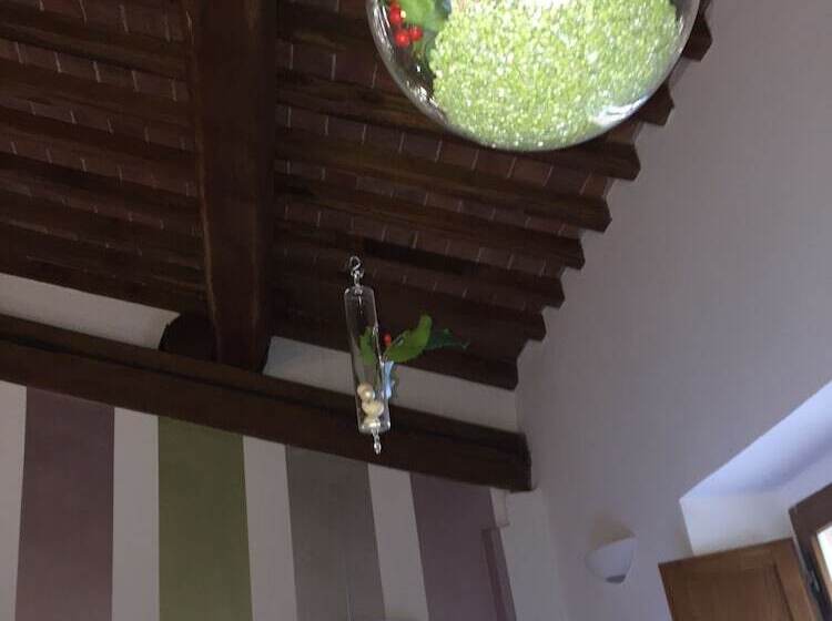 ホテル Antico Granaione