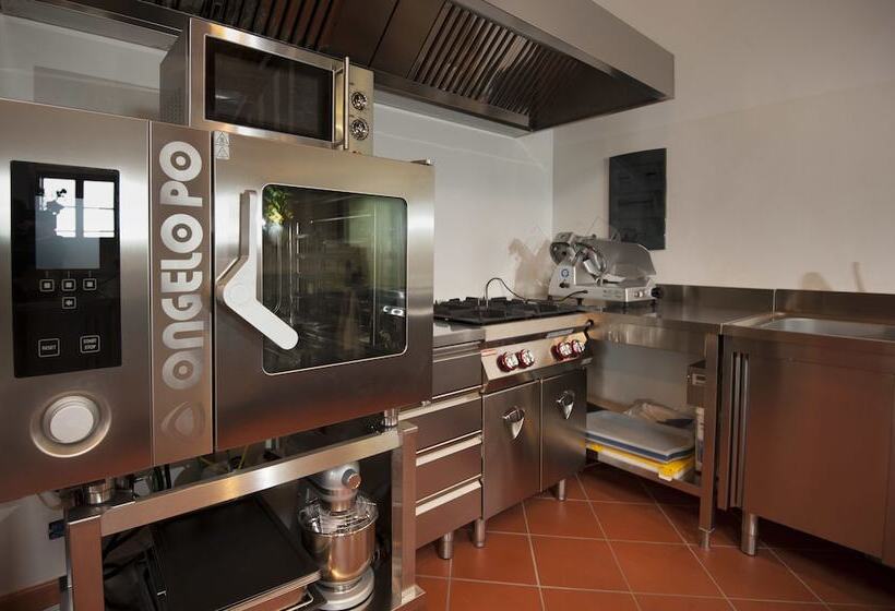 ホテル Antico Granaione