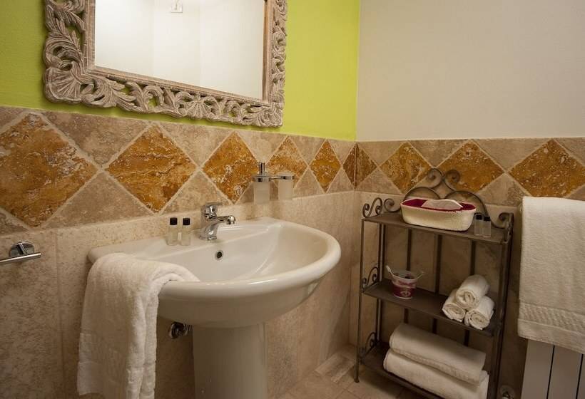 ホテル Antico Granaione