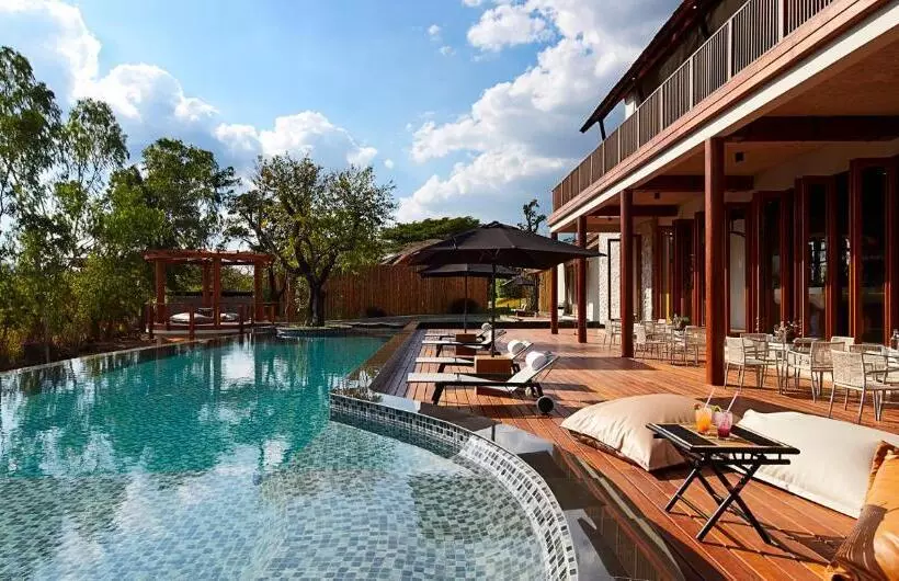 Hotelli Boribot Pool Resort