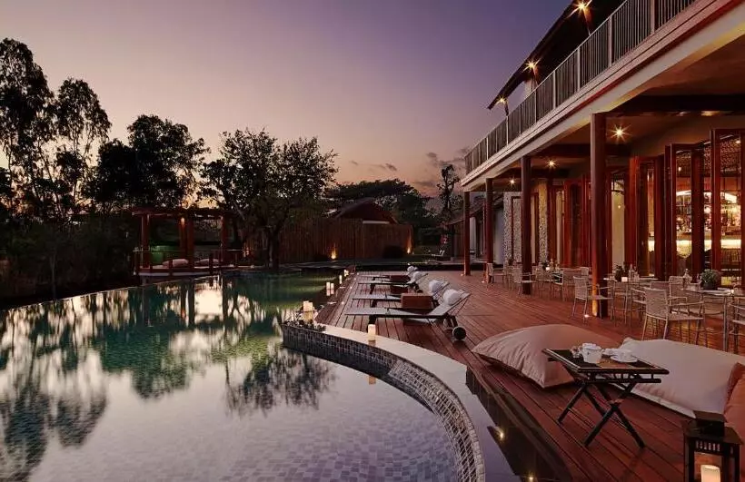 Hotelli Boribot Pool Resort