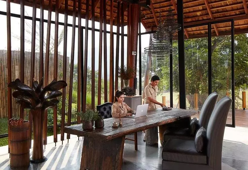 Hotelli Boribot Pool Resort