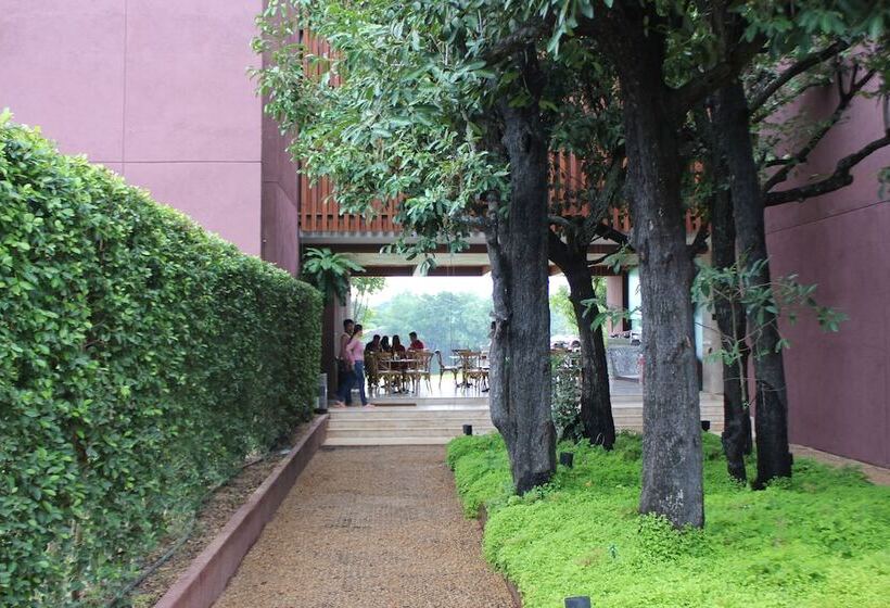 Hotel The Glory River Kwai