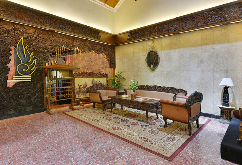 בית מלון כפרי Zen Rooms Jogja Cendrawasih