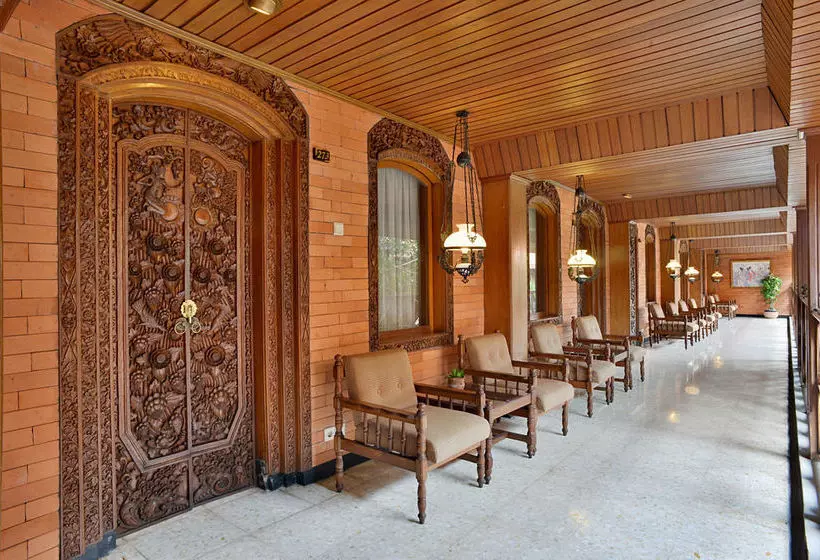 ホテル Zen Rooms Jogja Cendrawasih