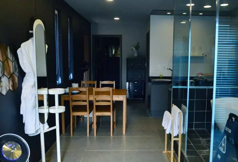 Penatess Pool Villa