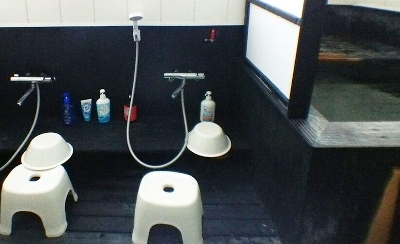 פנסיון Minshuku Inn Shirahama Uminoyado