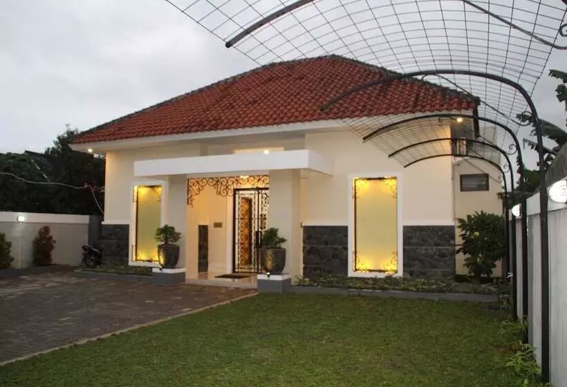 ペンション Natura Rumah Singgah Guest House