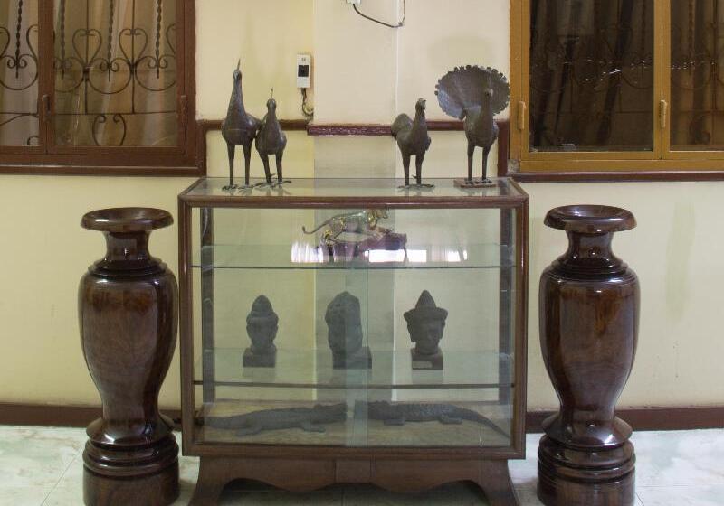 פנסיון Royal Guest House