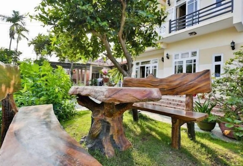 پانسیون Strawberry Garden Homestay