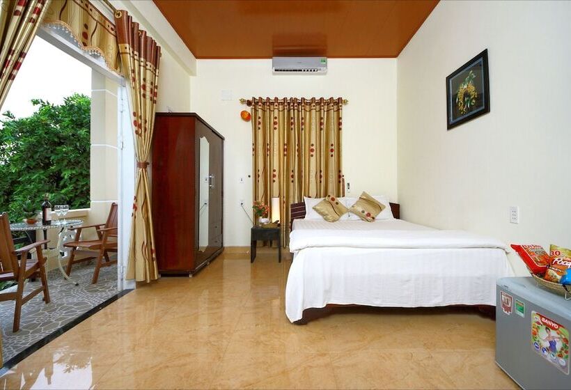 پانسیون Strawberry Garden Homestay