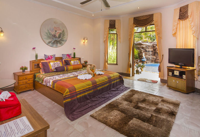 Relaxing Palm Pool Villa