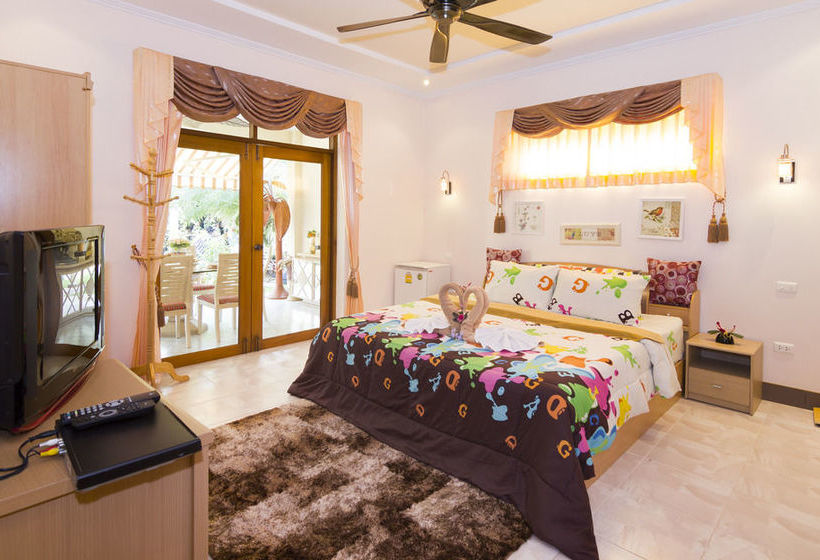 Relaxing Palm Pool Villa