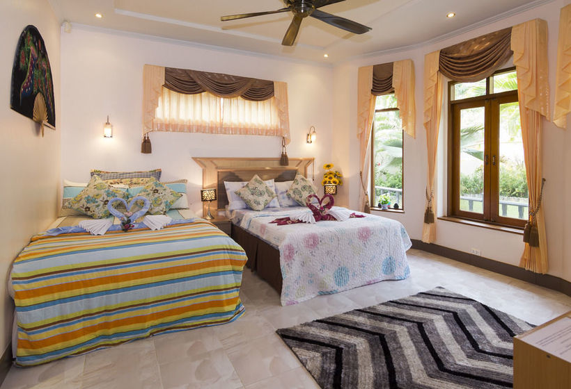 Relaxing Palm Pool Villa