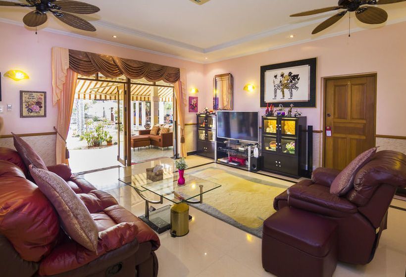 Relaxing Palm Pool Villa