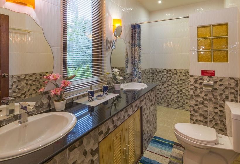 Relaxing Palm Pool Villa