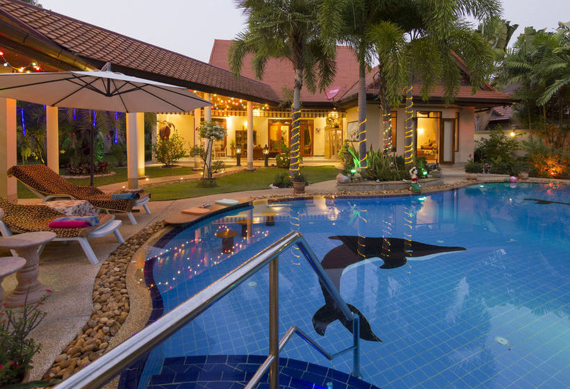 Relaxing Palm Pool Villa