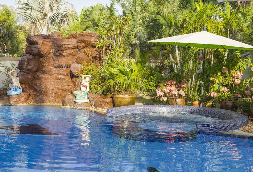 Relaxing Palm Pool Villa