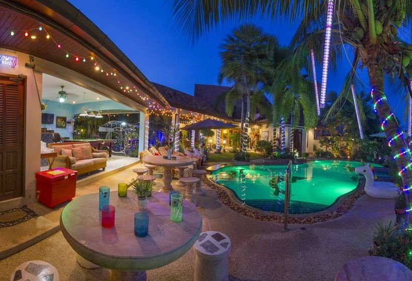 Relaxing Palm Pool Villa