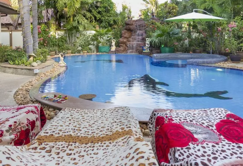 Relaxing Palm Pool Villa
