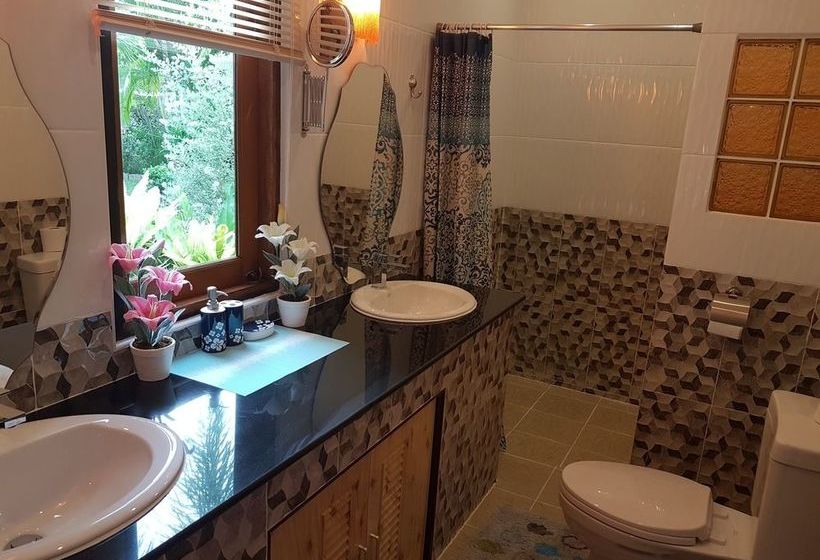 Relaxing Palm Pool Villa