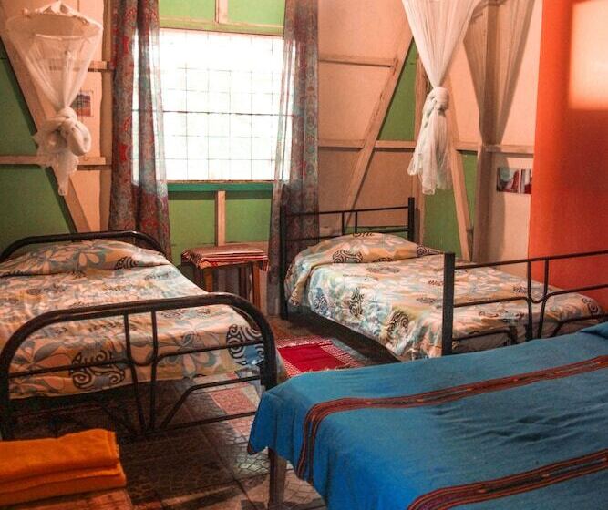 Walaba Eco Lodge   Hostel