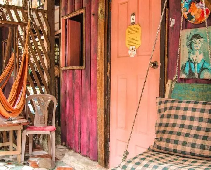 Walaba Eco Lodge Hostel