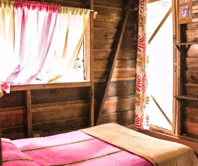 Walaba Eco Lodge Hostel