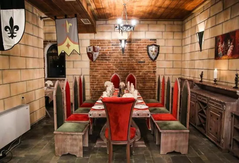 Hotelli Royal Valentina Castle